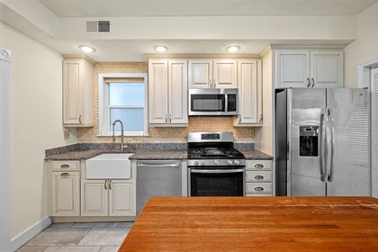 Apartamento inteiro em residência em 101-103, Wachusett St., Unit 1, Jamaica Plain, Boston, MA, 02130, imagem 33 de 37