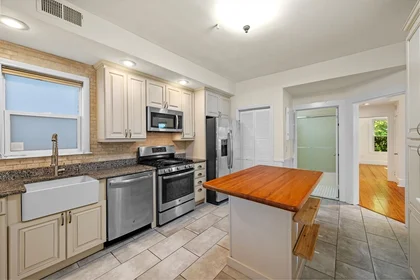 Apartamento inteiro em residência em 101-103, Wachusett St., Unit 1, Jamaica Plain, Boston, MA, 02130, imagem 8 de 37