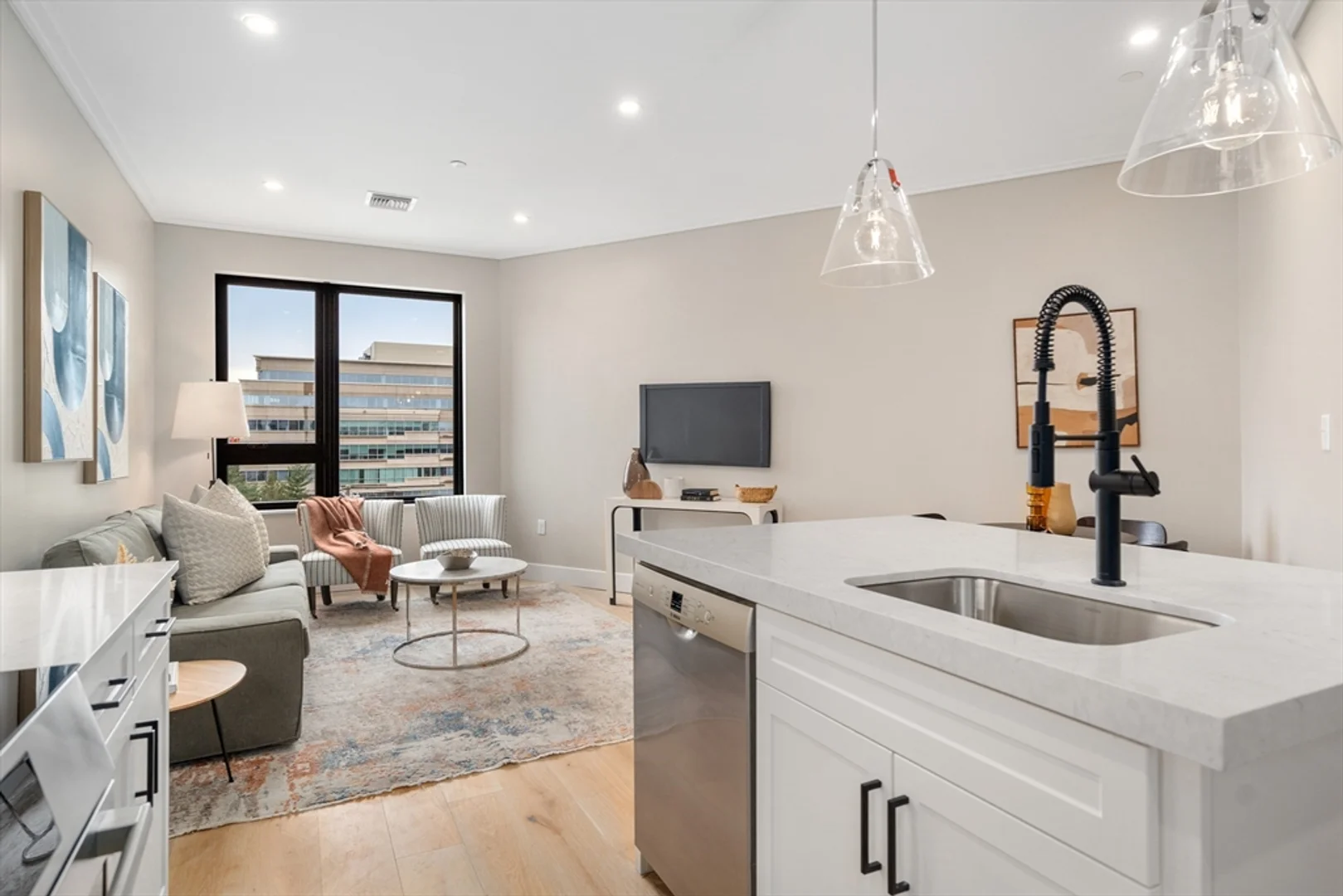 70, Leo M Birmingham Pkwy., Unit 416, Brighton, Boston, MA, 02135