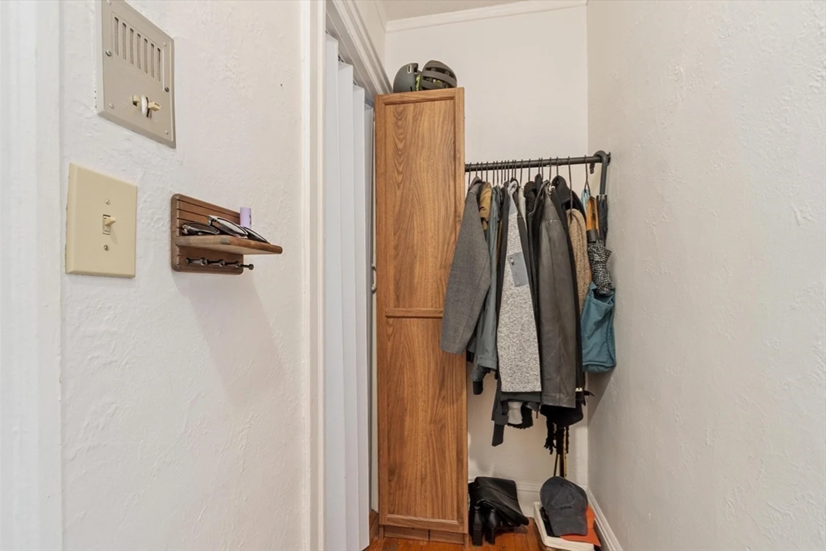Self-contained studio for students in central 