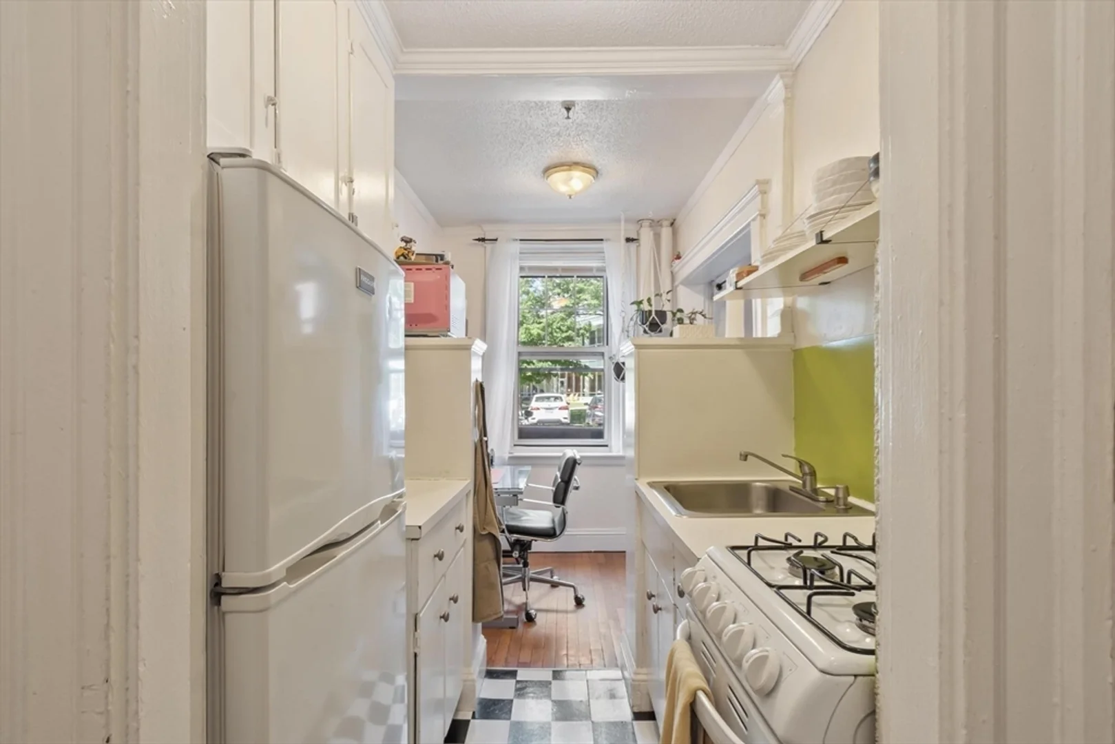 Self-contained studio for students in central 