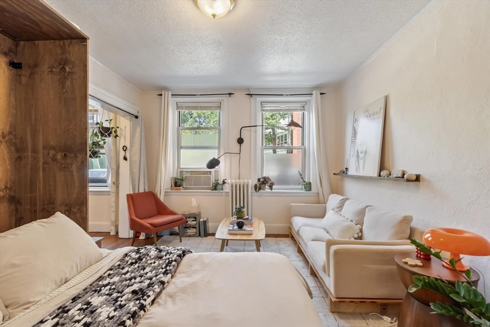 Fully equipped studio flat for students in 