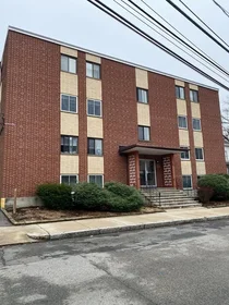 Apartamento inteiro em residência em 44, Maple St., Unit 203, Hyde Park, Boston, MA, 02136, imagem 15 de 29