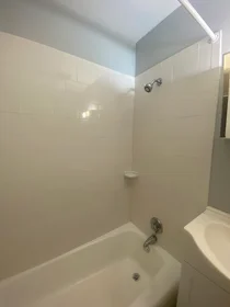 Apartamento inteiro em residência em 44, Maple St., Unit 203, Hyde Park, Boston, MA, 02136, imagem 16 de 29