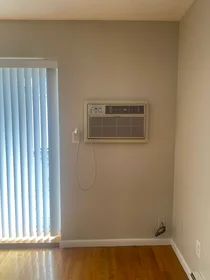 Apartamento inteiro em residência em 44, Maple St., Unit 203, Hyde Park, Boston, MA, 02136, imagem 17 de 29