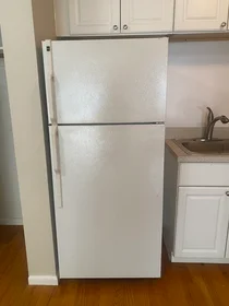 Apartamento inteiro em residência em 44, Maple St., Unit 203, Hyde Park, Boston, MA, 02136, imagem 23 de 29