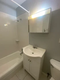 Apartamento inteiro em residência em 44, Maple St., Unit 203, Hyde Park, Boston, MA, 02136, imagem 28 de 29