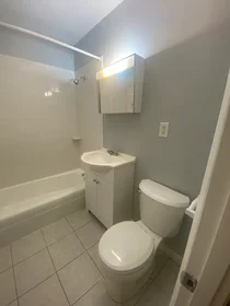 Apartamento inteiro em residência em 44, Maple St., Unit 203, Hyde Park, Boston, MA, 02136, imagem 4 de 29