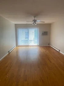 Apartamento inteiro em residência em 44, Maple St., Unit 203, Hyde Park, Boston, MA, 02136, imagem 8 de 29