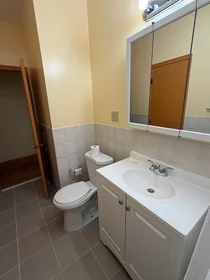 Apartamento inteiro em 15, Holden St., Unit 2, Dorchester, Boston, MA, 02125, imagem 1 de 10