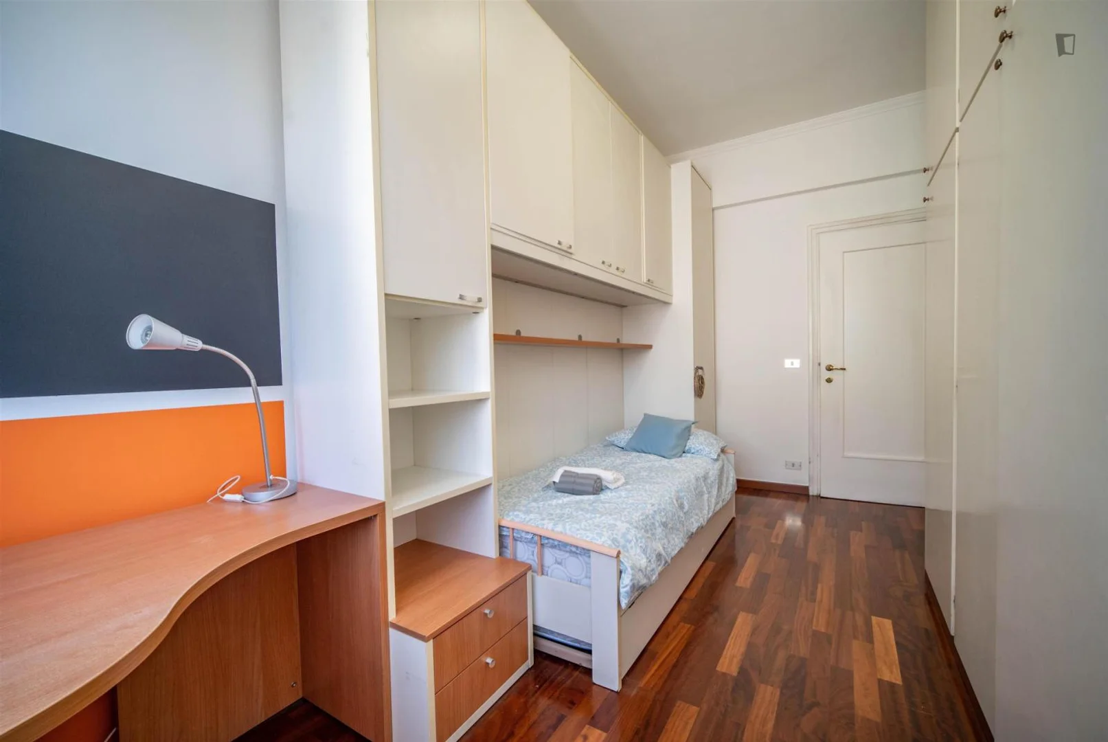 Economical student room with convenient location in 