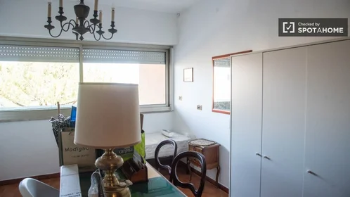 Stanza privata in Via Elio Lampridio Cerva, immagine 2 di 19