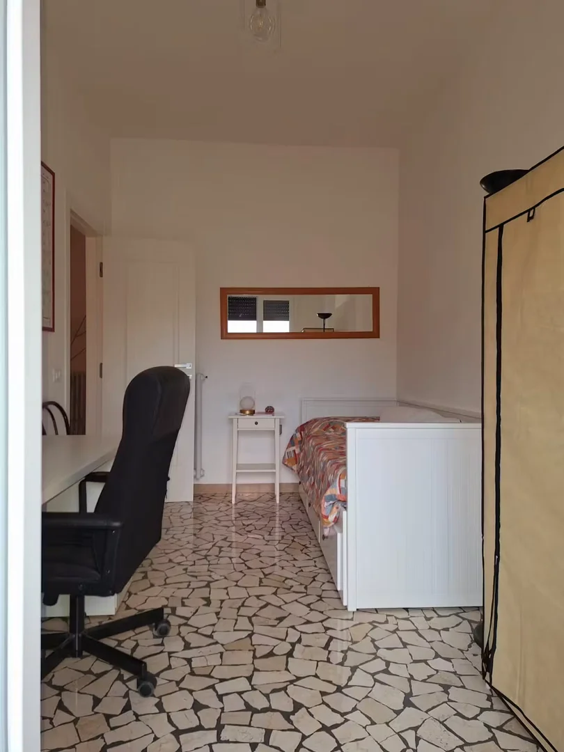 Via Giuseppe Albini, Santo Stefano