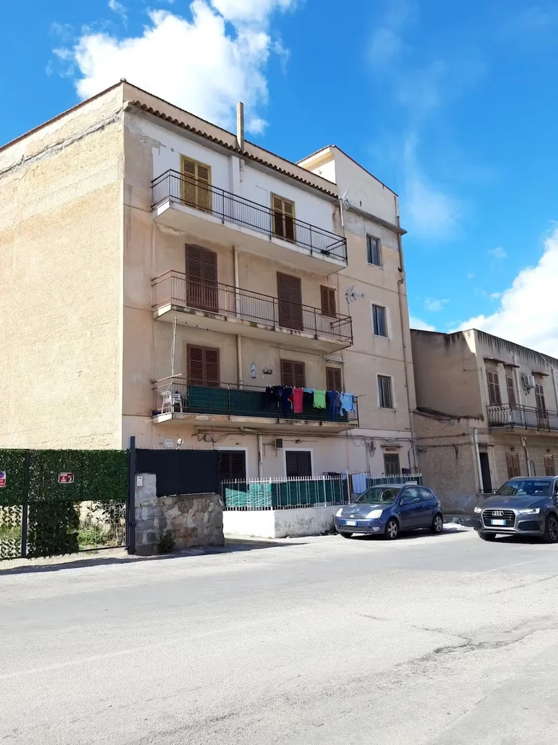 Chambre d'étudiant à avec espace d'étude et installations communes