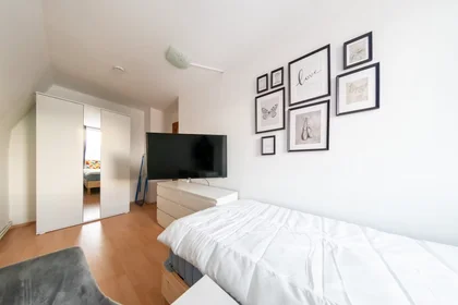 Stanza privata in Mainzer Landstraße, Innenstadt I, immagine 1 di 10