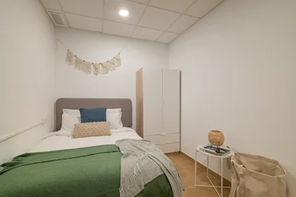 Private room at Carrer de Bailèn 19, image 3 of 15