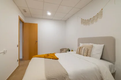 Private room at Carrer de Bailèn 19, image 1 of 15