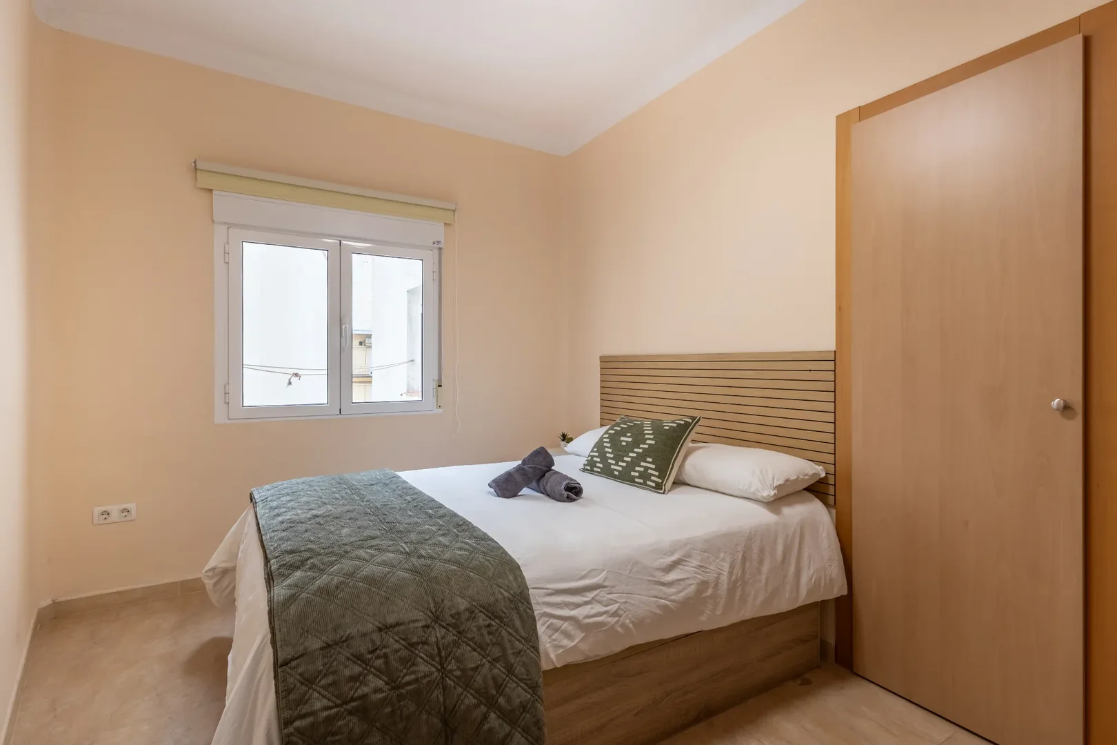 Habitación en apartamento estudiantil en alquiler en , completamente amueblado