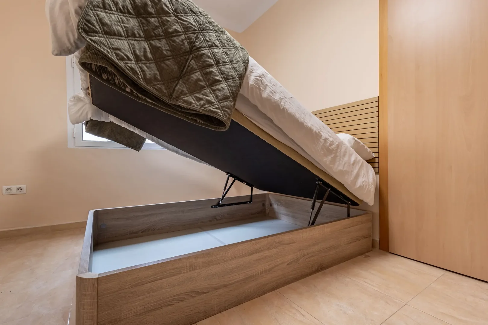 Habitación estudiantil económica con ubicación conveniente en 