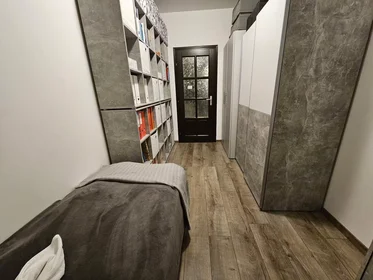 Private room at Jáhn Ferenc utca, XIX. kerület, image 2 of 7