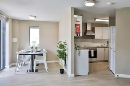 Chambre privée à James Street West, image 2 de 49