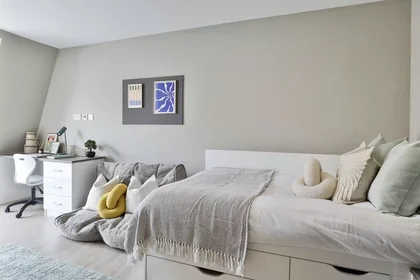Chambre privée à James Street West, image 24 de 49