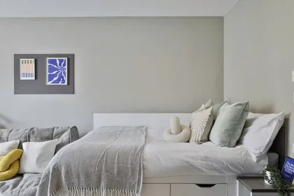 Chambre privée à James Street West, image 31 de 49