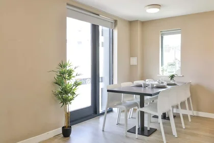 Chambre privée à James Street West, image 5 de 49