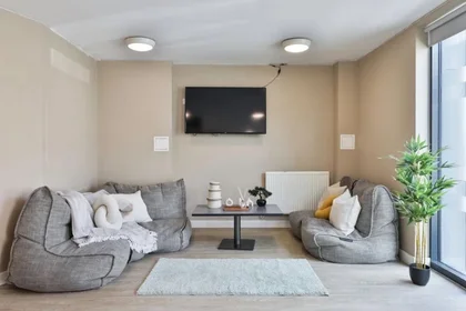 Chambre privée à James Street West, image 9 de 49