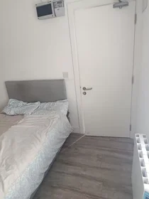 Chambre privée à Cromwellsfort Road, image 1 de 10