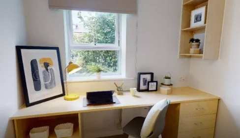 Quarto privado em residência em Seaford Rd, Salford M6 6FN, United Kingdom , imagem 2 de 16