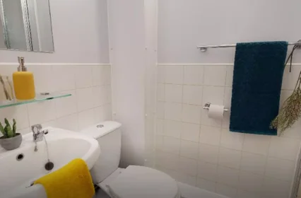 Quarto privado em residência em Seaford Rd, Salford M6 6FN, United Kingdom , imagem 3 de 16