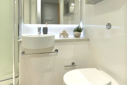 Appartamento intero in residence in 11-13 Long St, London E2 8HJ, United Kingdom, immagine 3 di 28