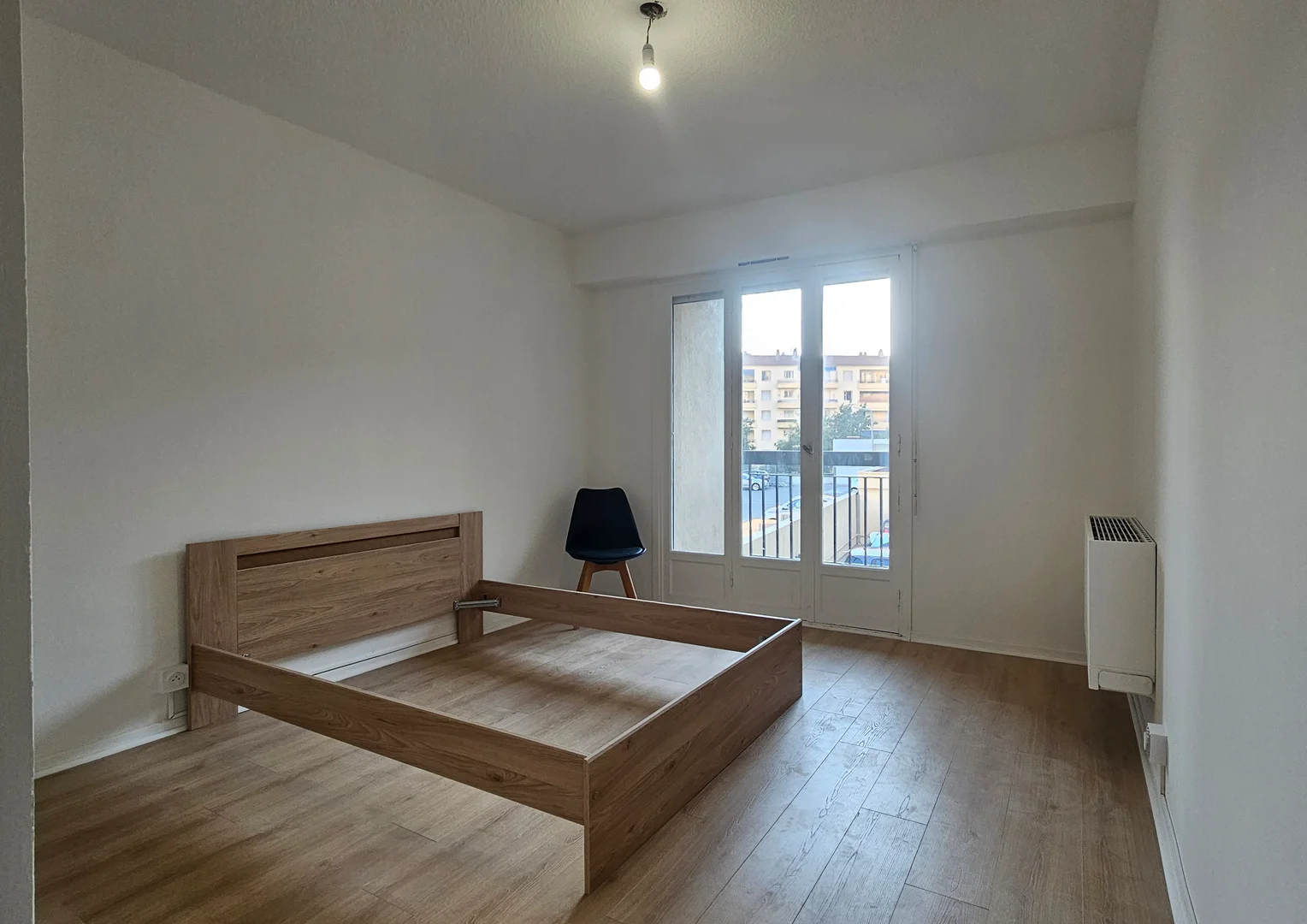 Chambre d'étudiant économique avec emplacement pratique dans 