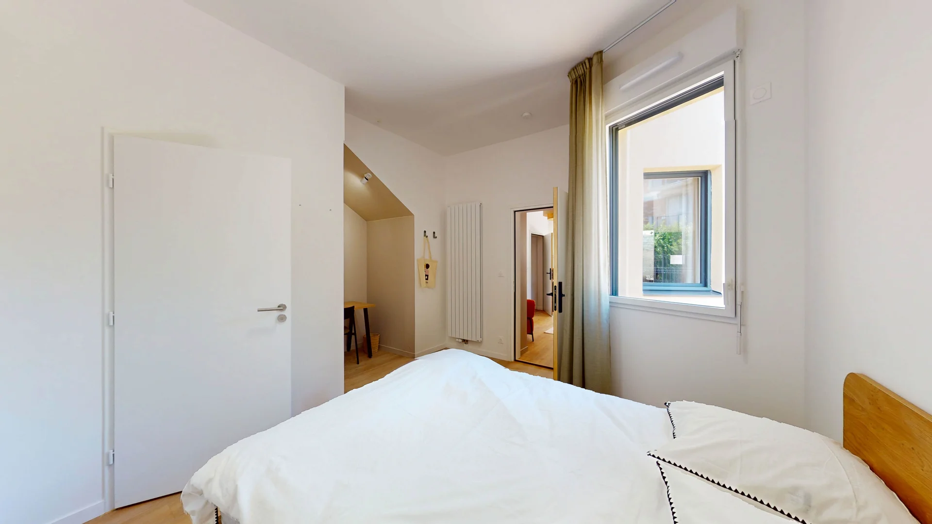 Bezahlbares Zimmer für Studenten mit ausreichender Beleuchtung in 