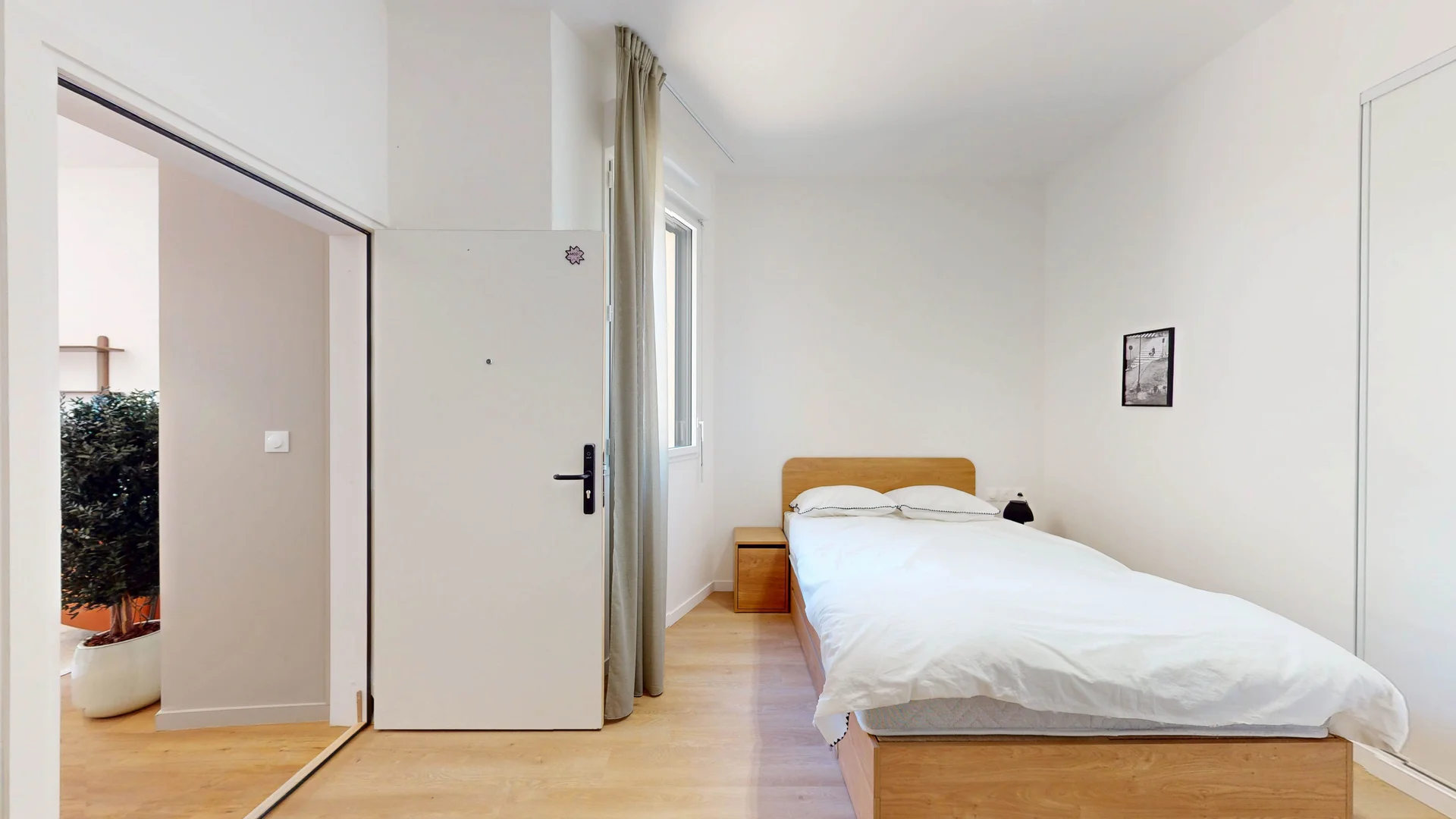 Funktionelles Studentenzimmer perfekt zum Studieren in 