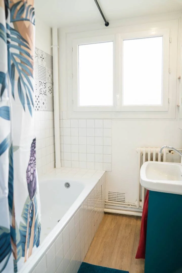 Chambre d'étudiant économique avec emplacement pratique dans 