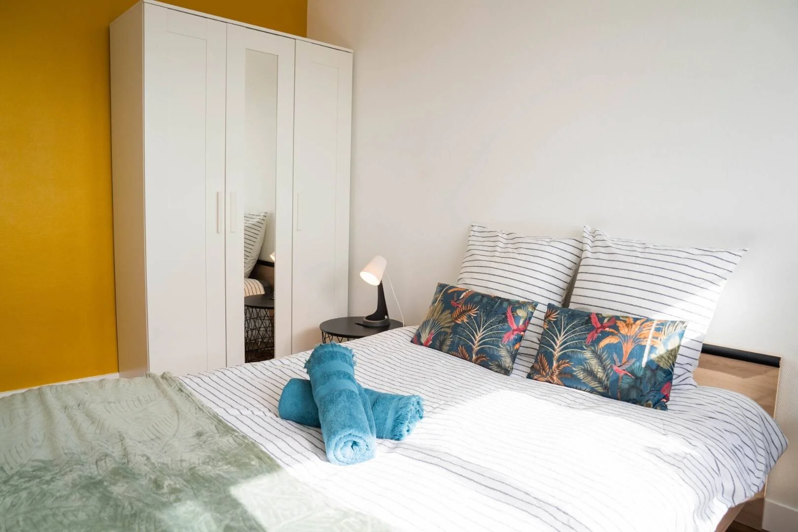 Chambre confortable pour étudiants disponible dans 