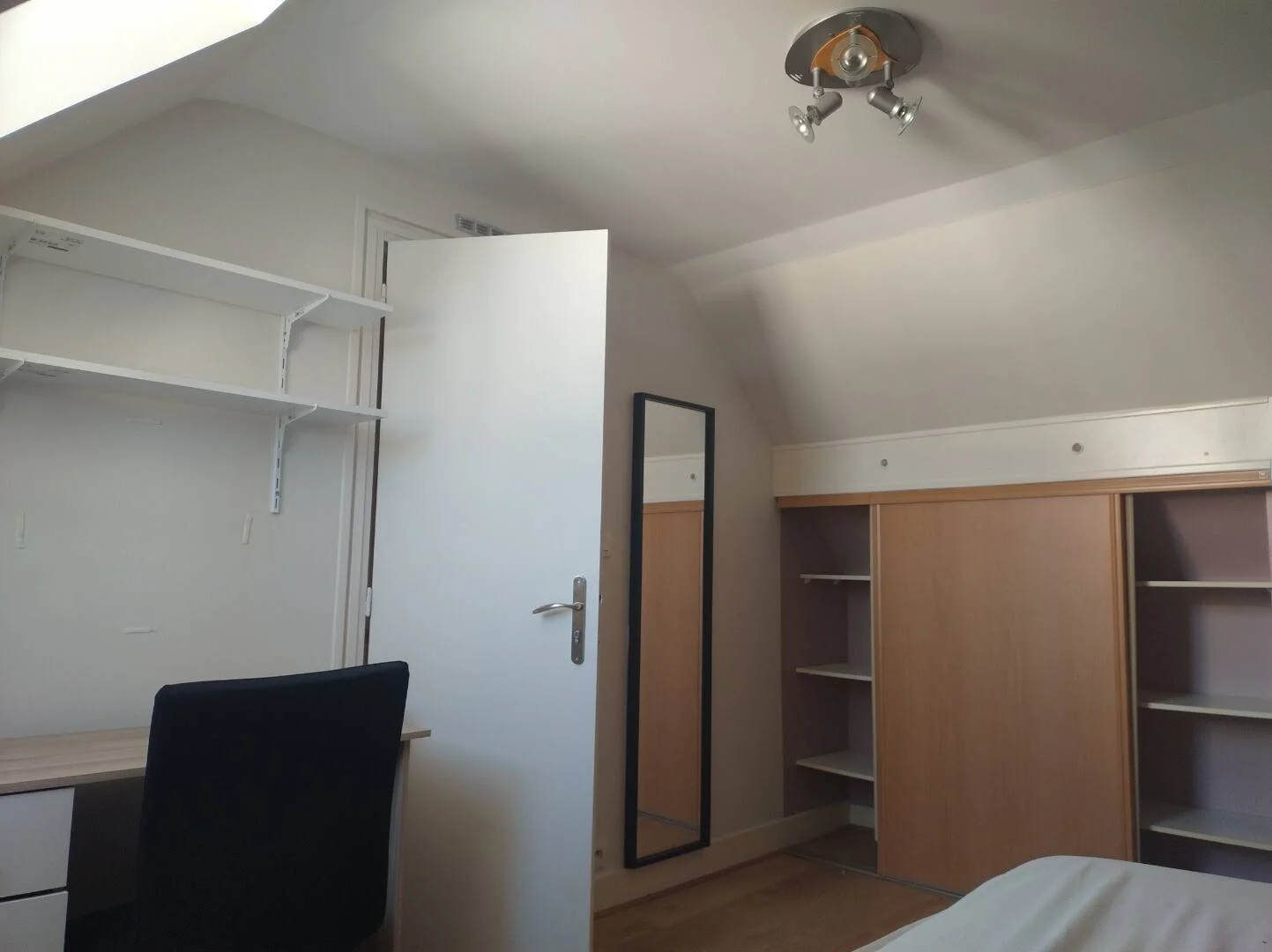Habitación en apartamento estudiantil en alquiler en , completamente amueblado