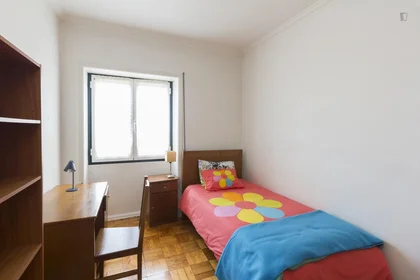 Prywatny pokój Rua Eça de Queirós, obraz 1 10