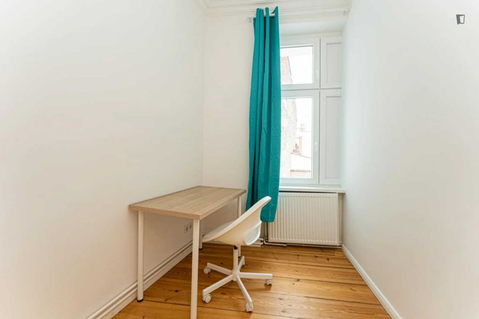 Zimmer in Studentenwohnung in  zu vermieten, voll möbliert