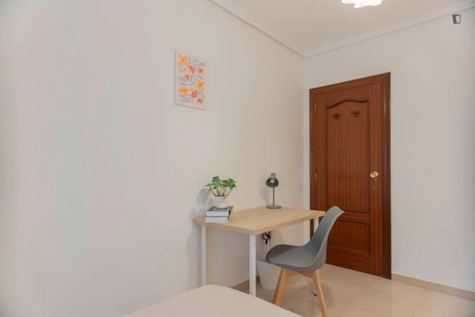 Zimmer in Studentenwohnung in  zu vermieten, voll möbliert