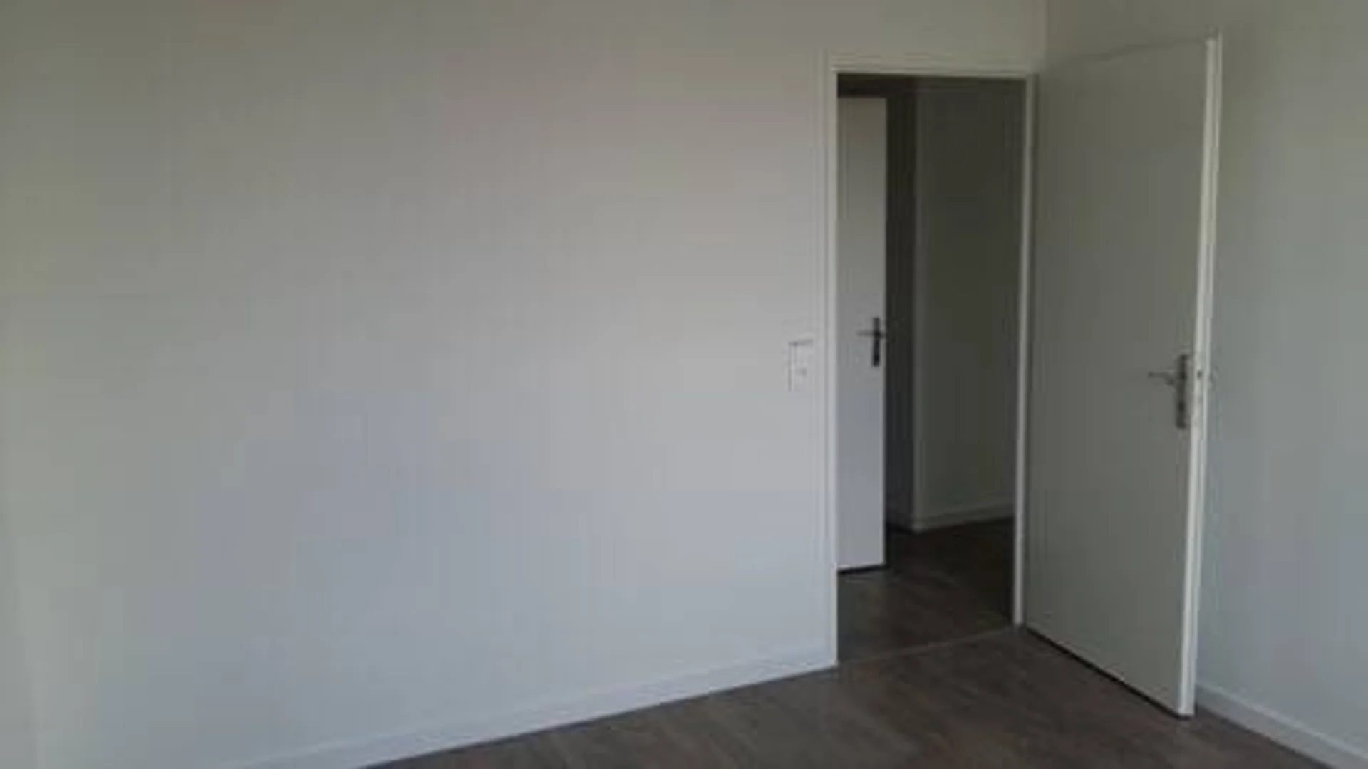 Chambre d'étudiant économique avec emplacement pratique dans 
