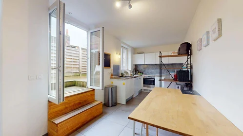 Özel oda konumu 235 Av. de Dunkerque, 59000 Lille, France, 6 12 görüntüsü