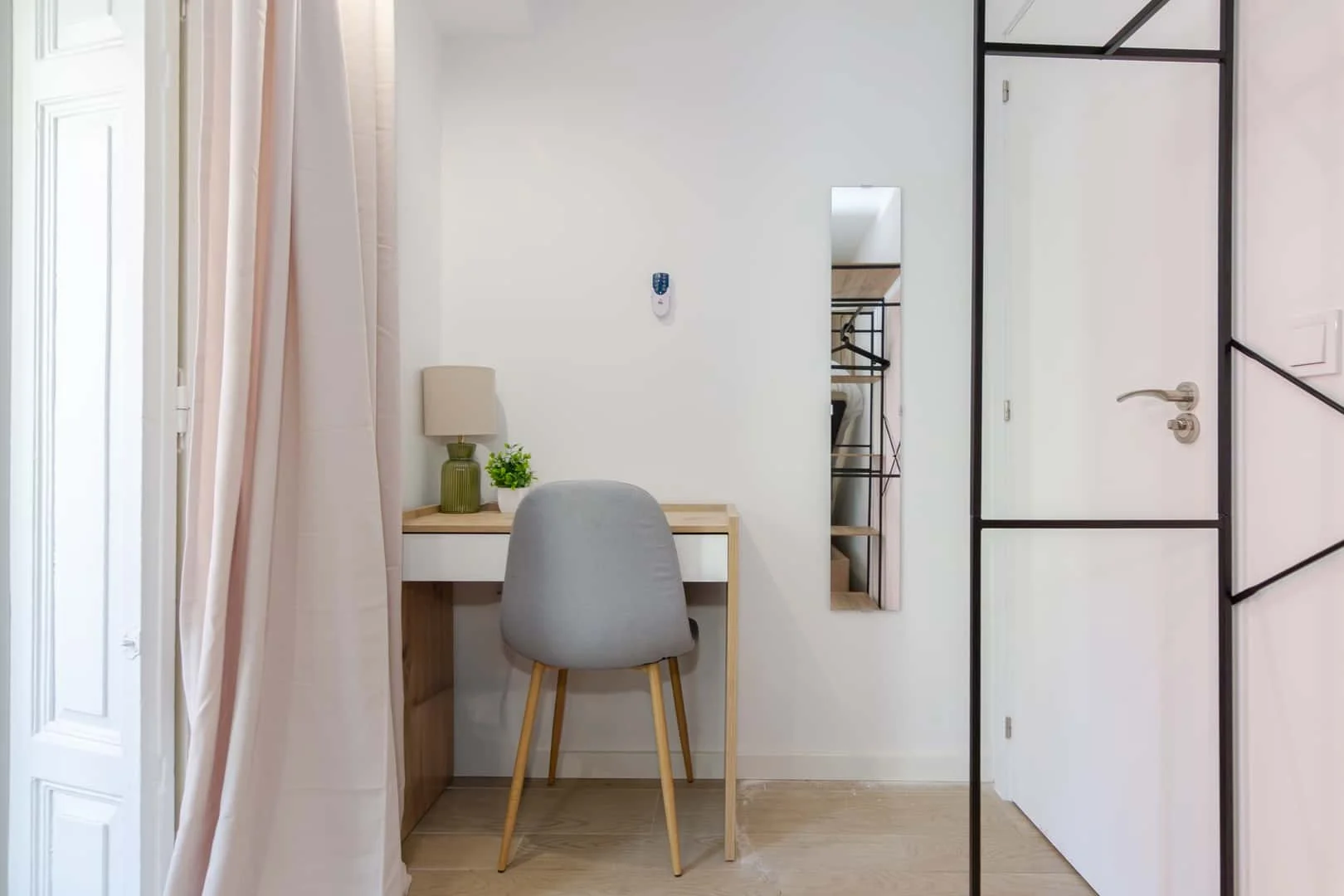 Habitación en apartamento estudiantil en alquiler en , completamente amueblado