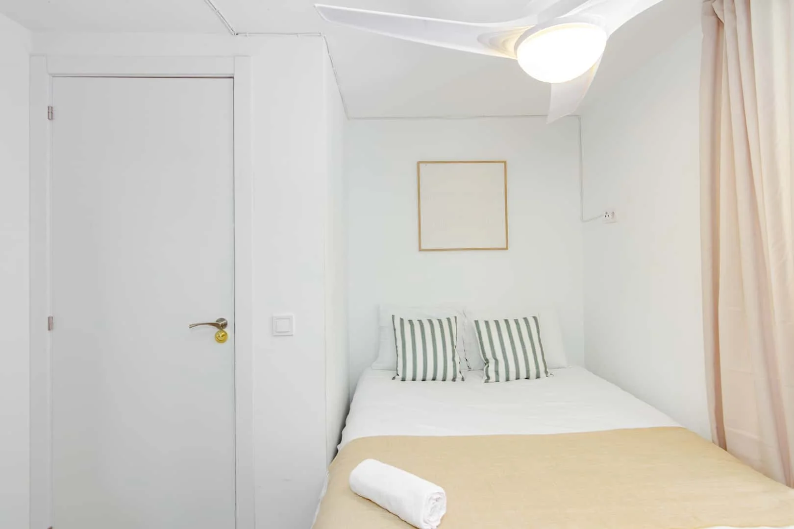 Habitación para estudiantes en  con modernas comodidades