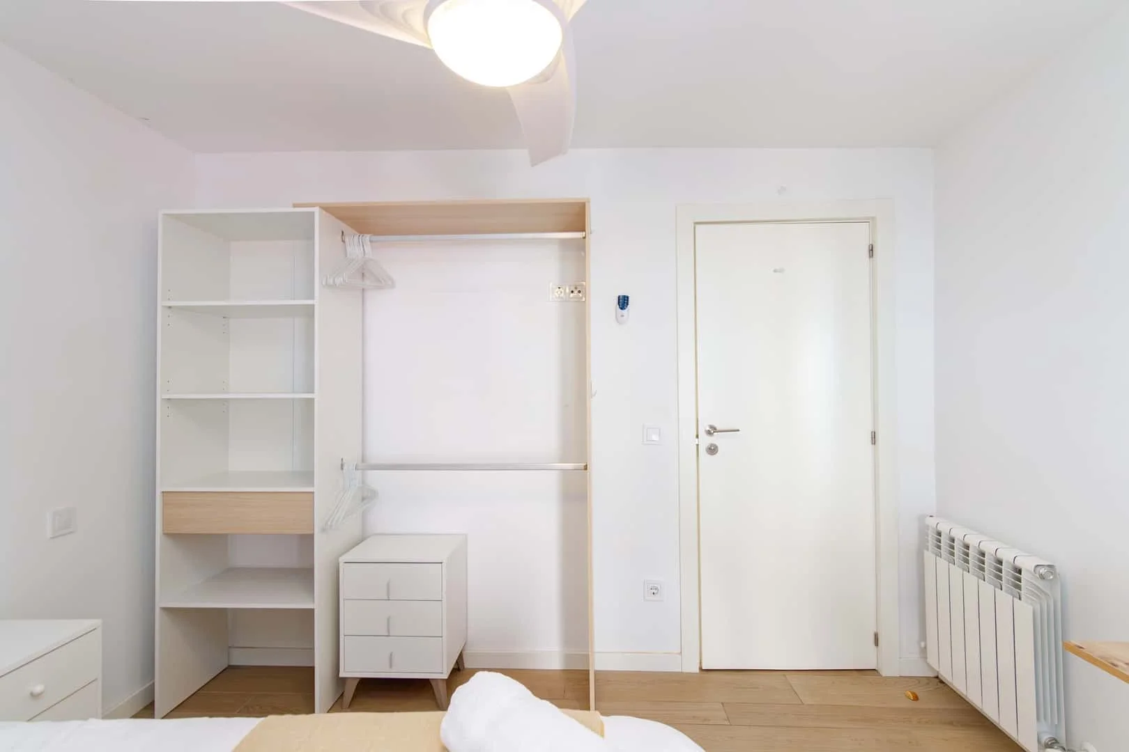 Habitación asequible para estudiantes con buena iluminación en 