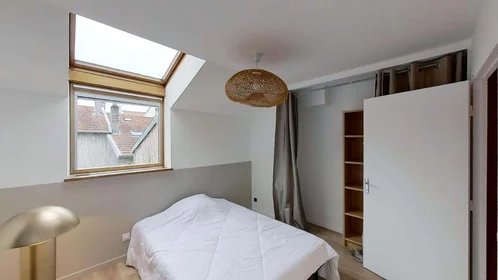 Quarto privado em 24 Pl. des Vosges, 54000 Nancy, France, imagem 2 de 19
