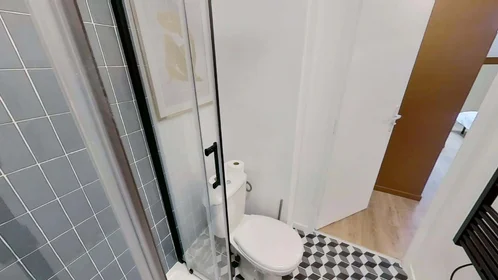 Quarto privado em 24 Pl. des Vosges, 54000 Nancy, France, imagem 12 de 19