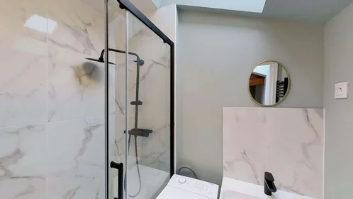 Quarto privado em 24 Pl. des Vosges, 54000 Nancy, France, imagem 14 de 19
